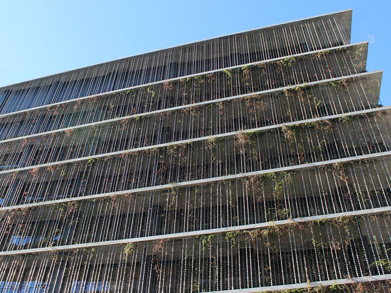 ビジネスチャット「LINE WORKS with KDDI(注1)」で災害時も平常時もスピーディなコミュニケーションが可能に。