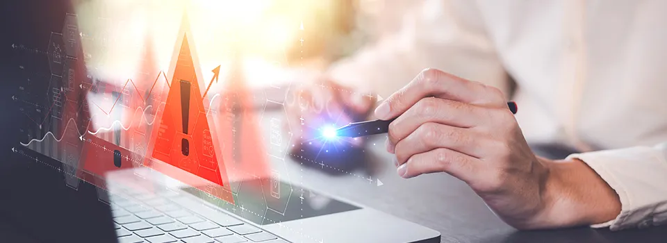 情報漏洩の対策方法18選|外部の脅威・人的ミス・内部不正を防ぐ方法