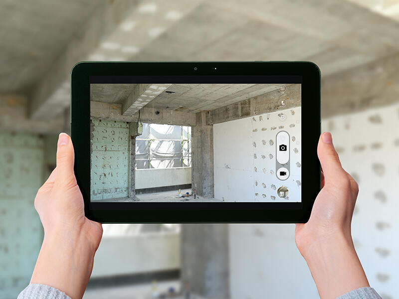 現場報告用写真もこれでOK。実用性の高い約1,300万画素のカメラ機能を搭載