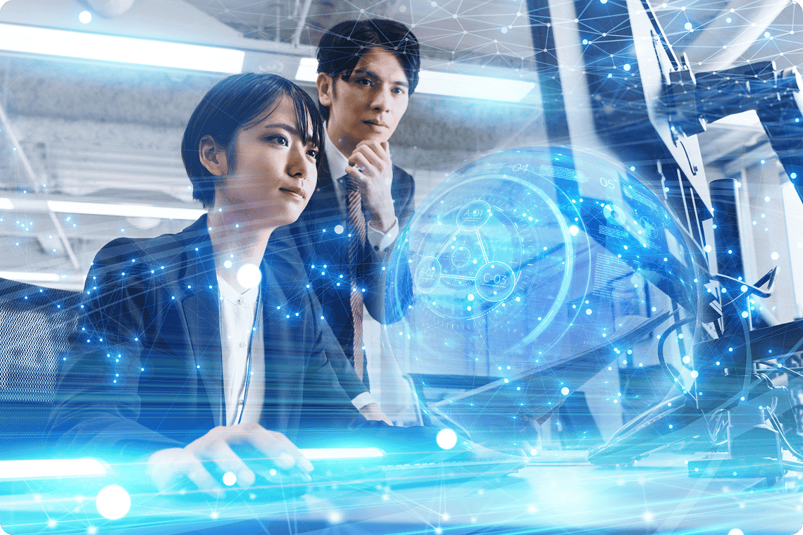 イメージ：セキュリティが万全のパソコンを操作する女性